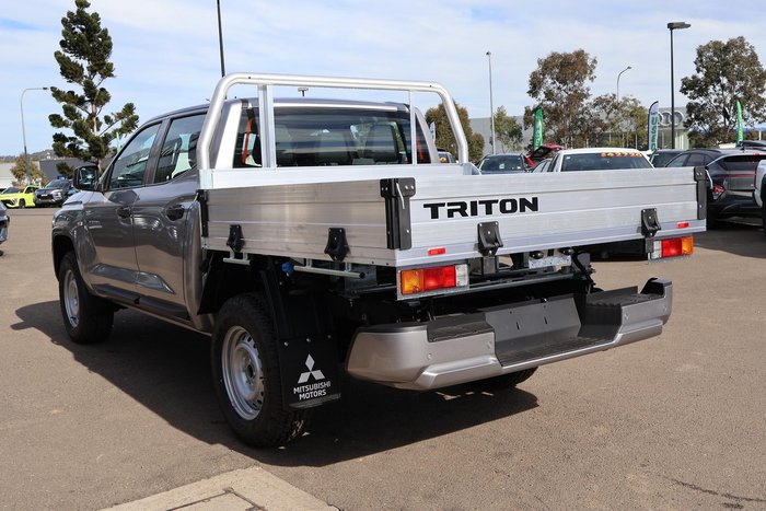 2025 Mitsubishi Triton GLX