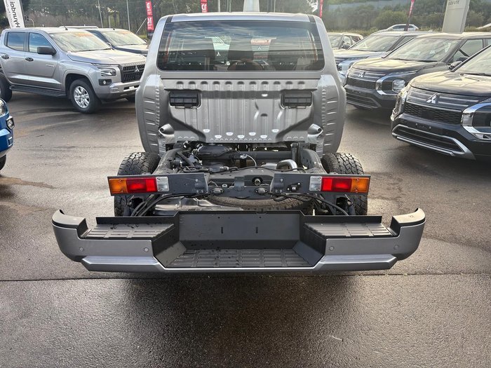 2025 Mitsubishi Triton GLX