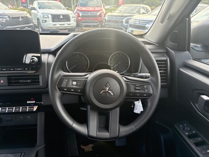 2025 Mitsubishi Triton GLX
