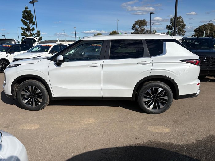 2026 Mitsubishi Outlander LS