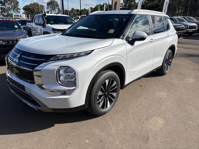 2026 Mitsubishi Outlander LS