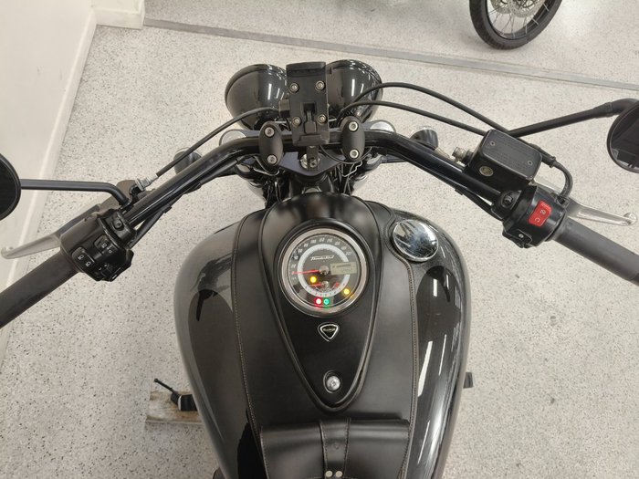2016 Triumph THUNDERBIRD STORM (ABS) Black