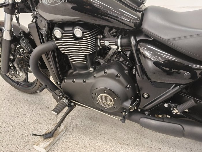 2016 Triumph THUNDERBIRD STORM (ABS) Black