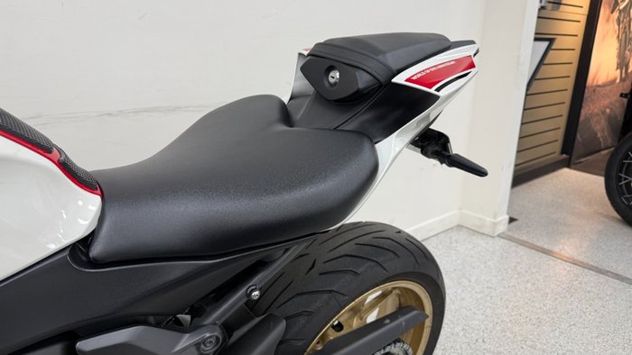 2022 YAMAHA YZF-R7LA White