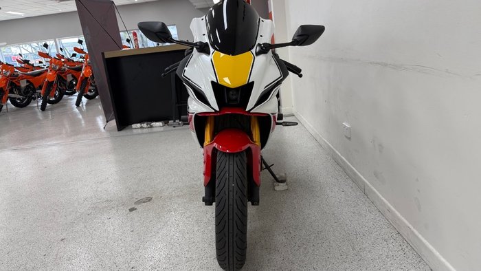 2022 YAMAHA YZF-R7LA White