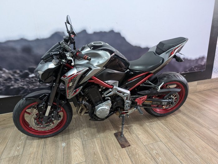 2019 Kawasaki ZR 900 GREY