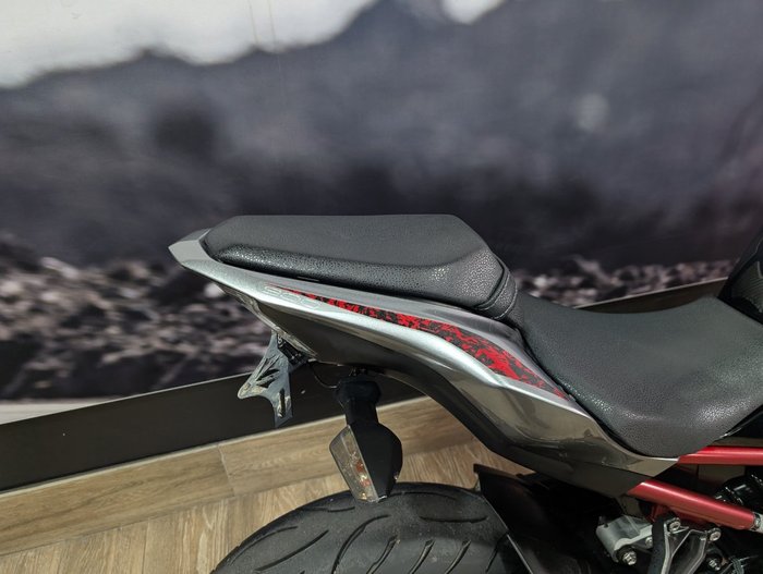 2019 Kawasaki ZR 900 GREY