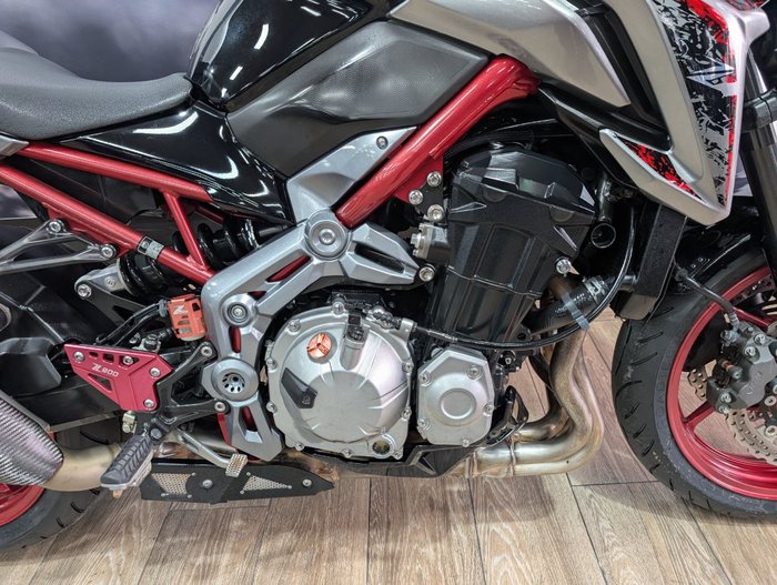 2019 Kawasaki ZR 900 GREY