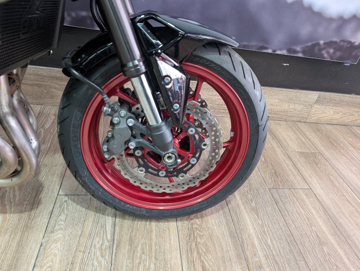 2019 Kawasaki ZR 900 GREY