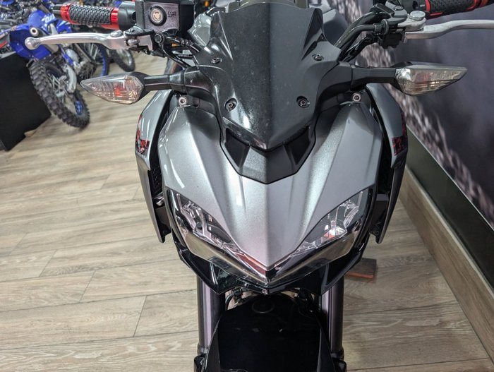 2019 Kawasaki ZR 900 GREY