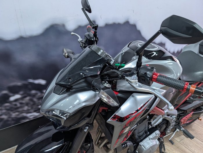 2019 Kawasaki ZR 900 GREY