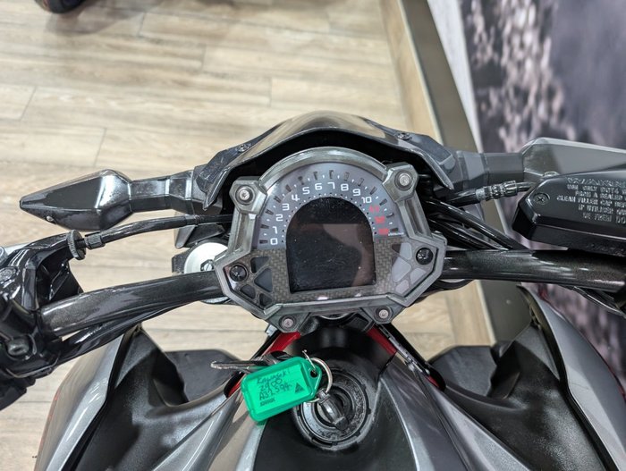 2019 Kawasaki ZR 900 GREY