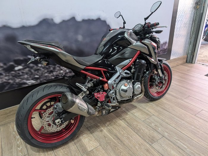 2019 Kawasaki ZR 900 GREY