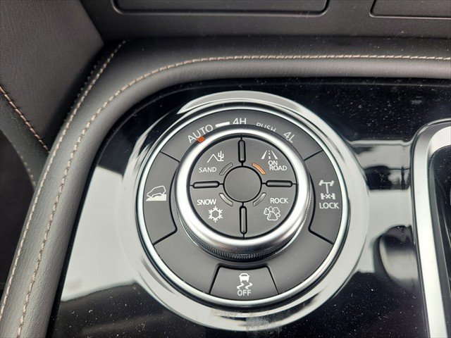 2026 NISSAN Y62 TI