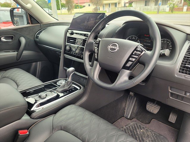2026 NISSAN Y62 TI