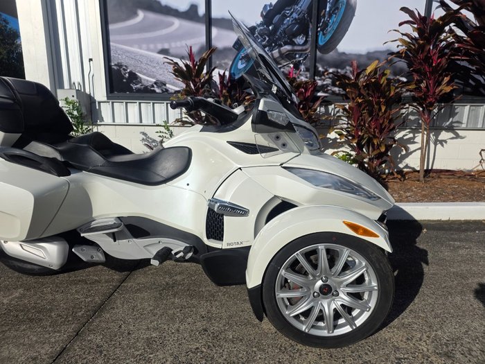 2017 BRP SPYDER RT (SM6) WHITE