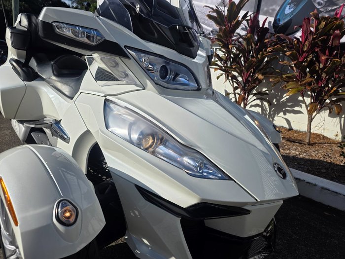 2017 BRP SPYDER RT (SM6) WHITE