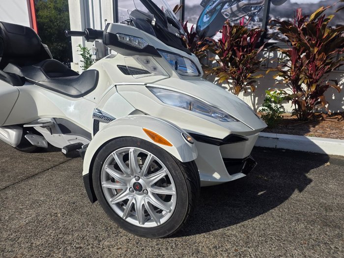 2017 BRP SPYDER RT (SM6) WHITE