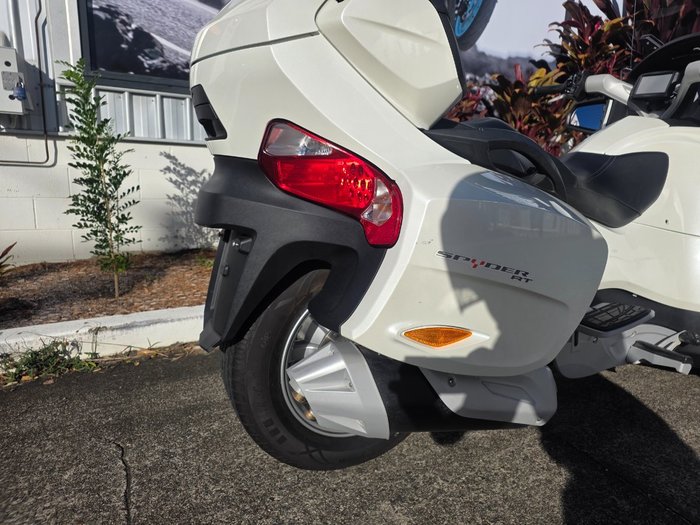 2017 BRP SPYDER RT (SM6) WHITE