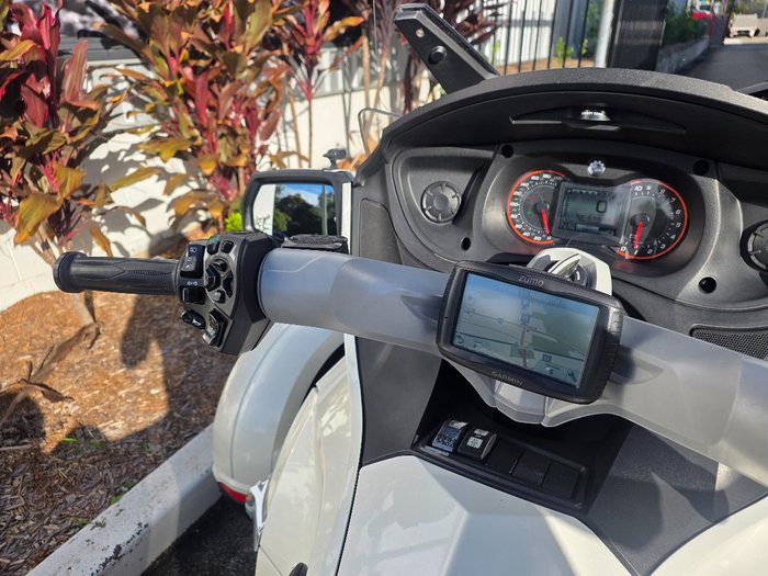 2017 BRP SPYDER RT (SM6) WHITE