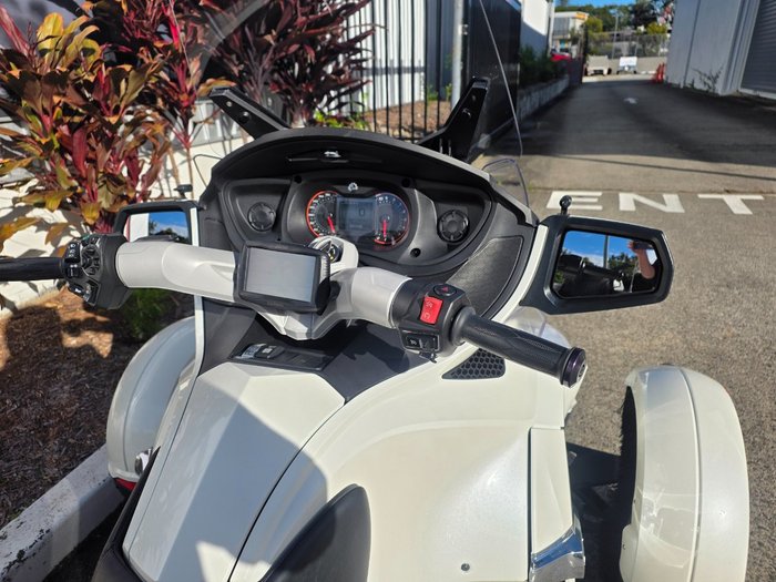 2017 BRP SPYDER RT (SM6) WHITE