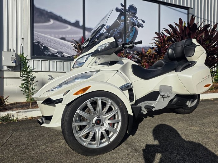 2017 BRP SPYDER RT (SM6) WHITE