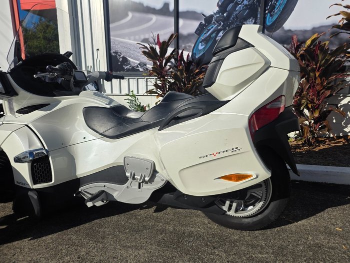 2017 BRP SPYDER RT (SM6) WHITE