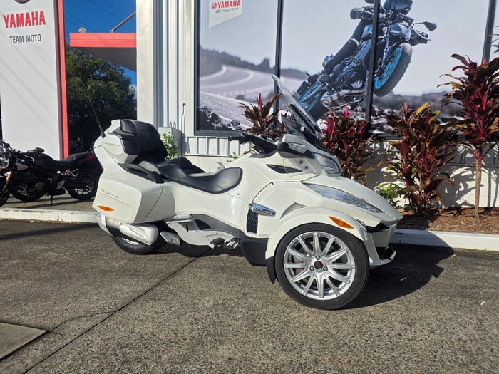 2017 BRP SPYDER RT (SM6) WHITE