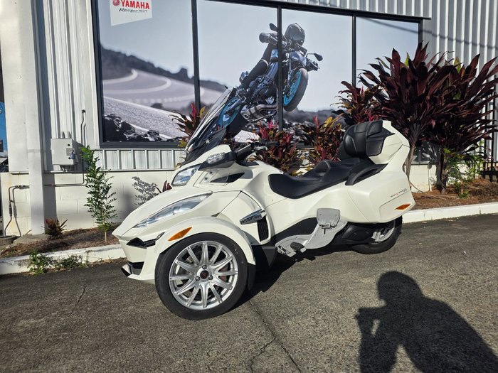 2017 BRP SPYDER RT (SM6) WHITE