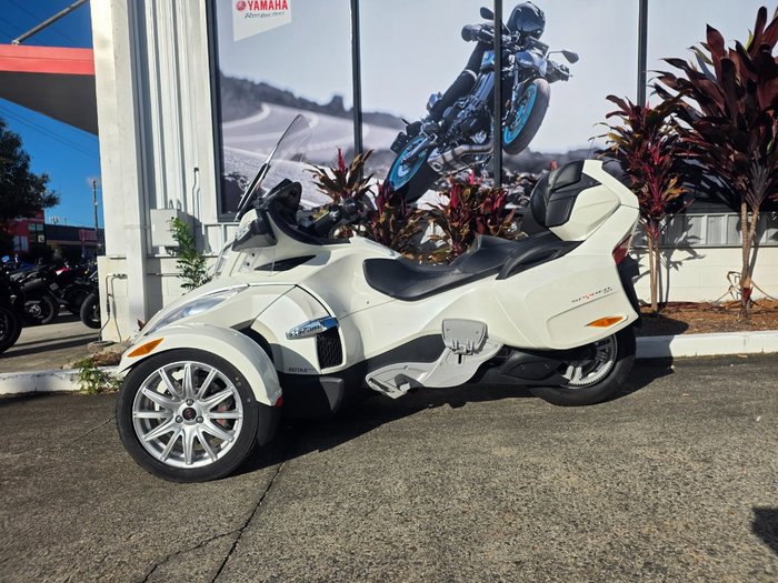 2017 BRP SPYDER RT (SM6) WHITE