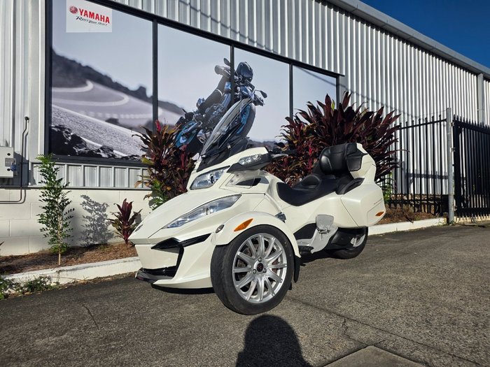 2017 BRP SPYDER RT (SM6) WHITE
