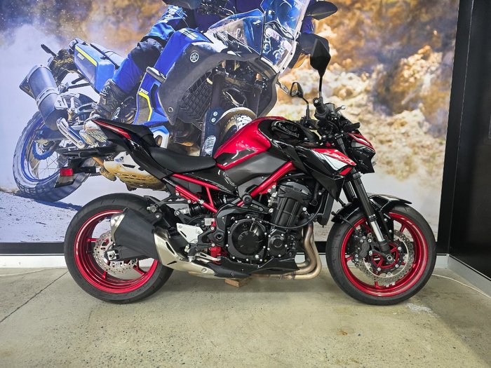 2024 Kawasaki Z900 (ZR900) RED