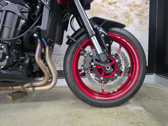 2024 Kawasaki Z900 (ZR900) RED