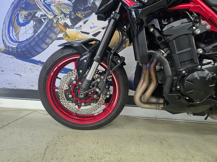 2024 Kawasaki Z900 (ZR900) RED