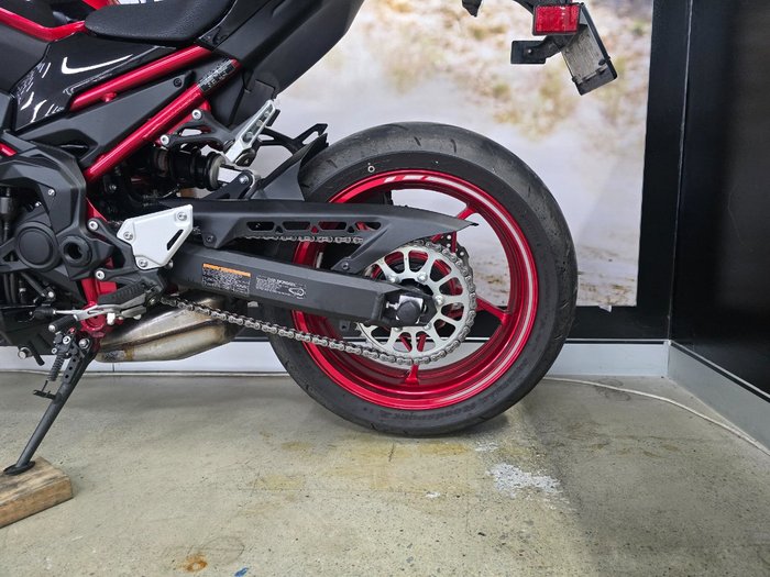 2024 Kawasaki Z900 (ZR900) RED