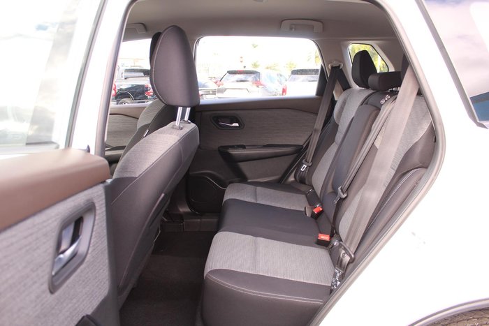 2024 Nissan X-TRAIL ST