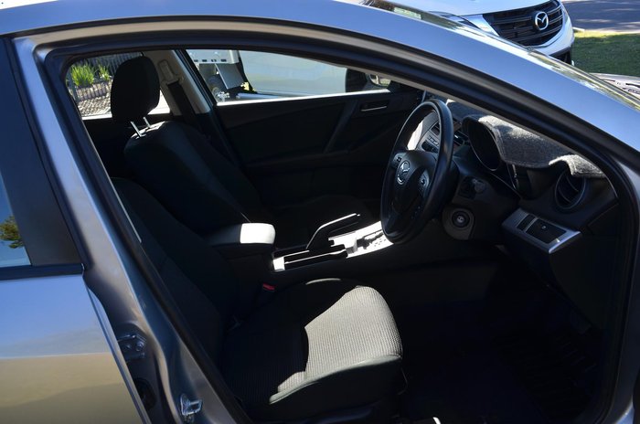2013 Mazda 3 Neo