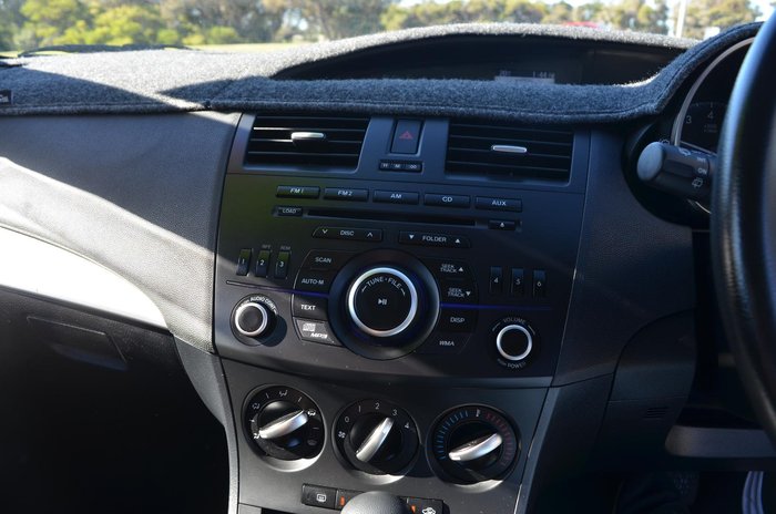 2013 Mazda 3 Neo