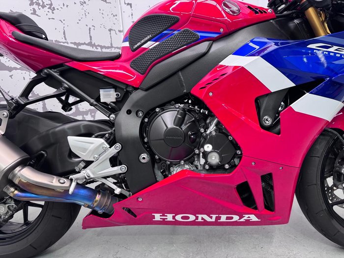 2025 Honda CBR1000RR-R SP ABS Fireblade Fireblade Red