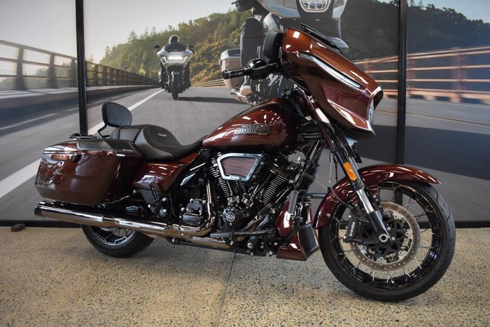 2024 Harley-Davidson CVO Street Glide 121 (FLHXSE)