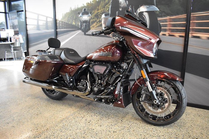 2024 Harley-Davidson CVO Street Glide 121 (FLHXSE)