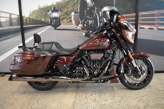 2024 Harley-Davidson CVO Street Glide 121 (FLHXSE)