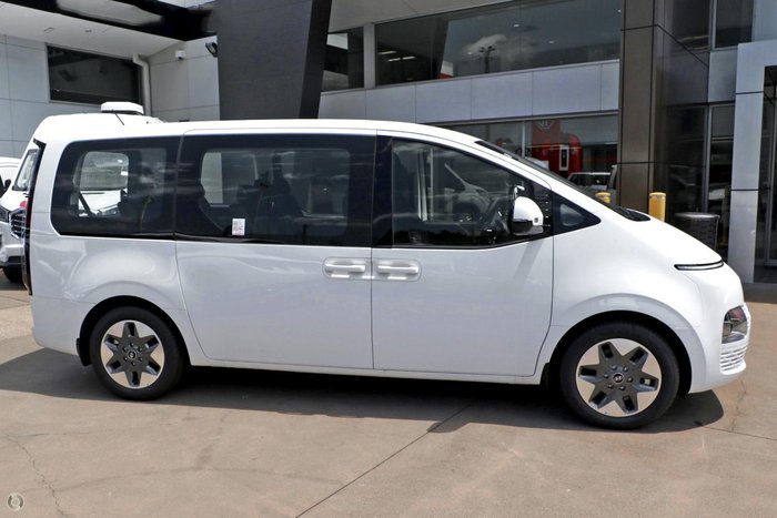 2025 Hyundai STARIA