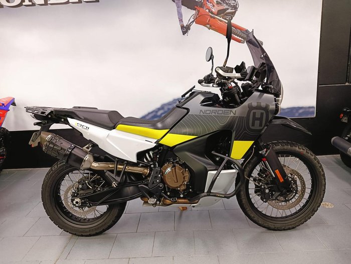 2022 Husqvarna Norden 901 Norden Black