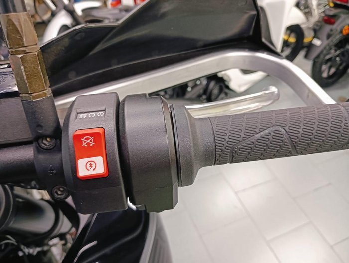 2022 Husqvarna Norden 901 Norden Black