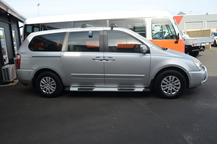 2013 Kia Grand Carnival S