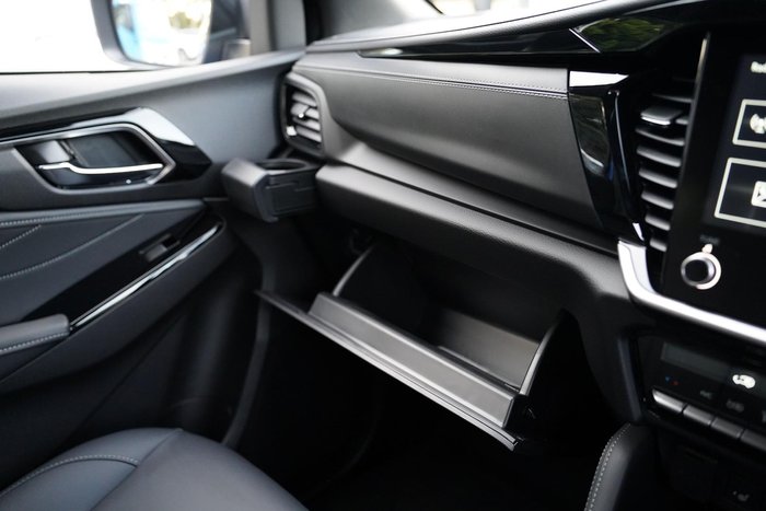 2025 Isuzu MU-X LS-T