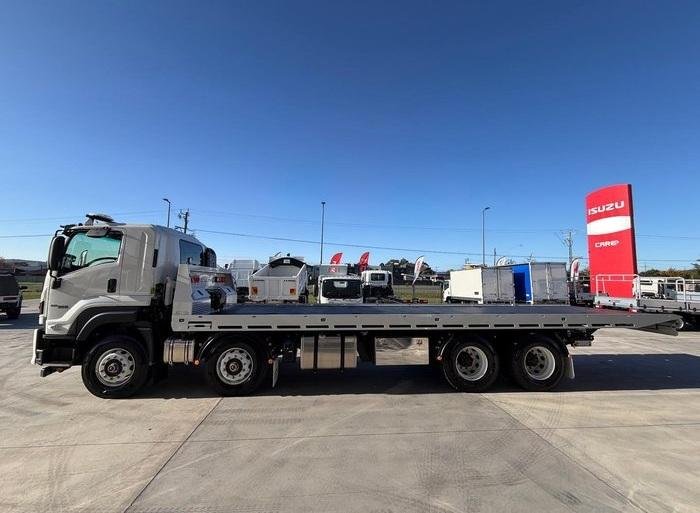 2026 Isuzu F Series FYJ 320-355 AT R67