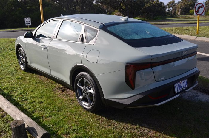 2025 Kia K4 S