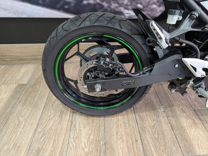 2025 Kawasaki NINJA e-1 SILVER